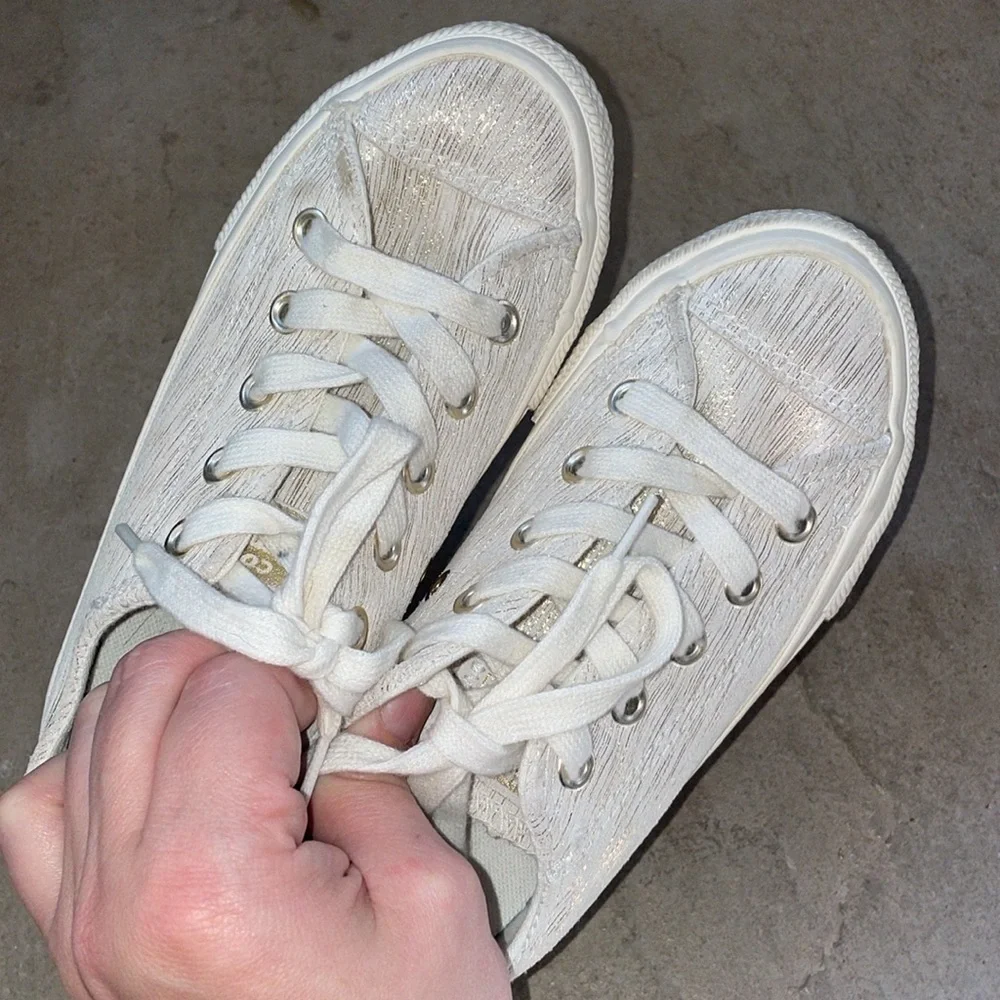 Girls shimmer converse